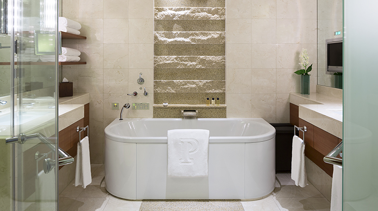 Property ThePeninsulaTokyo Hotel GuestroomSuite GuestroomBathroom ThePeninsulaHotels