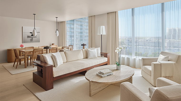 the tampa edition bay suite2